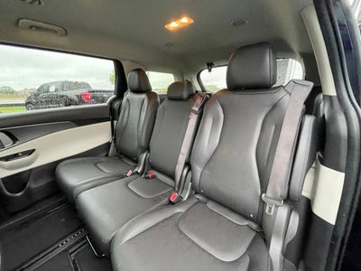 2023 Kia Carnival LX Seat Package