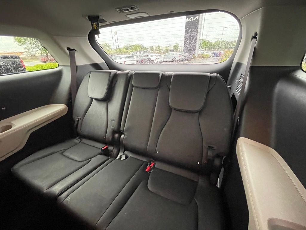 2023 Kia Carnival LX Seat Package