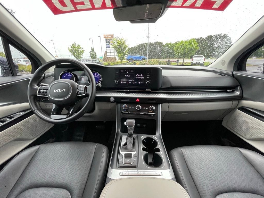 2023 Kia Carnival LX Seat Package