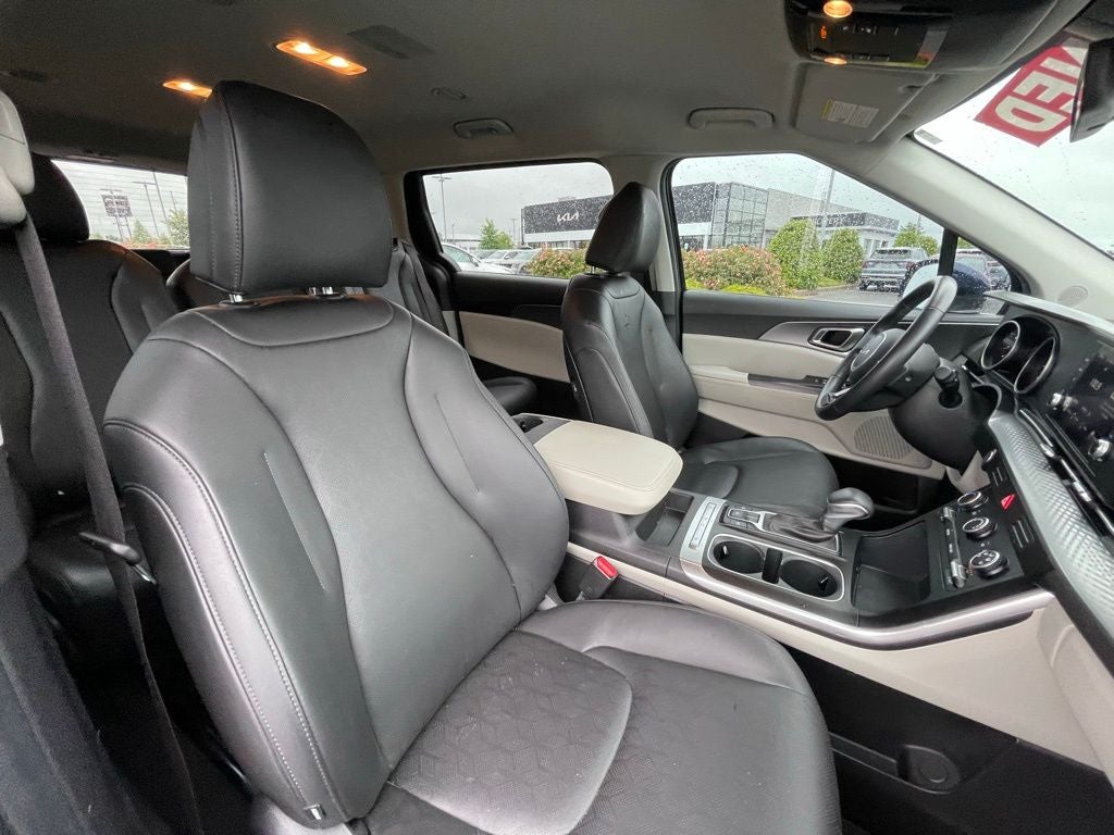 2023 Kia Carnival LX Seat Package