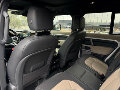 2023 Land Rover Defender 130 X-Dynamic SE
