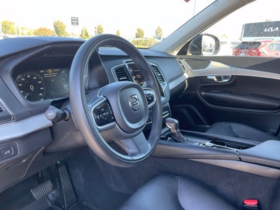 2022 Volvo XC90 T5 Momentum