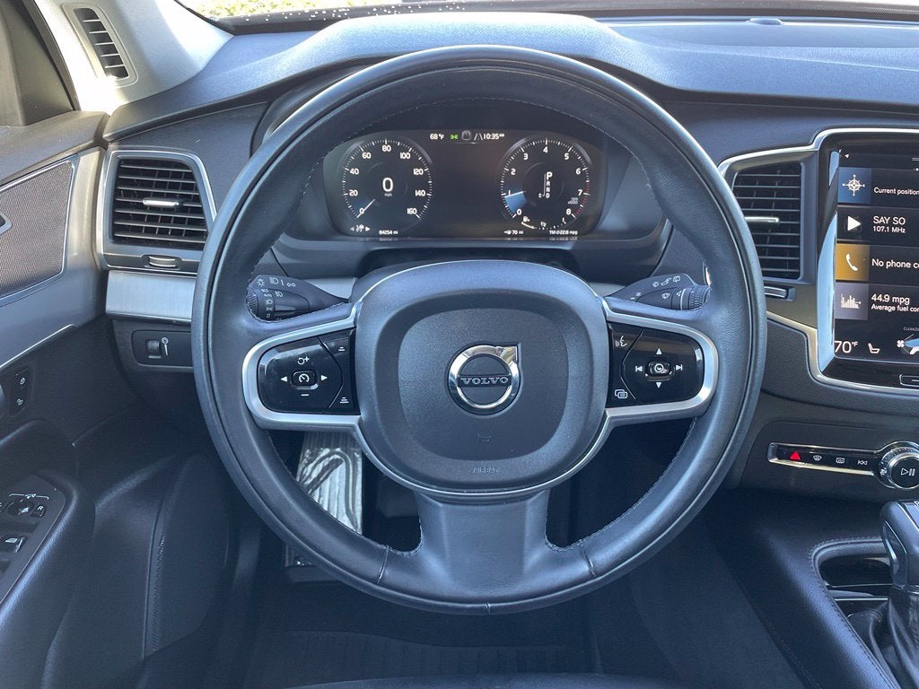 2022 Volvo XC90 T5 Momentum