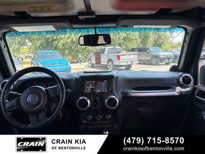2014 Jeep Wrangler Unlimited Sahara - 4WD / CLEAN CARFAX