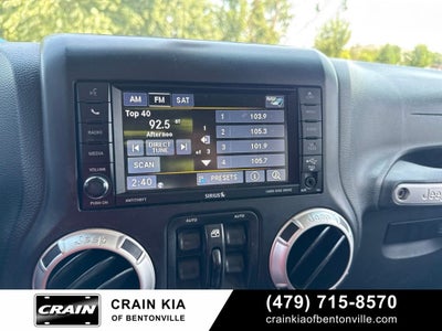 2014 Jeep Wrangler Unlimited Sahara - 4WD / CLEAN CARFAX