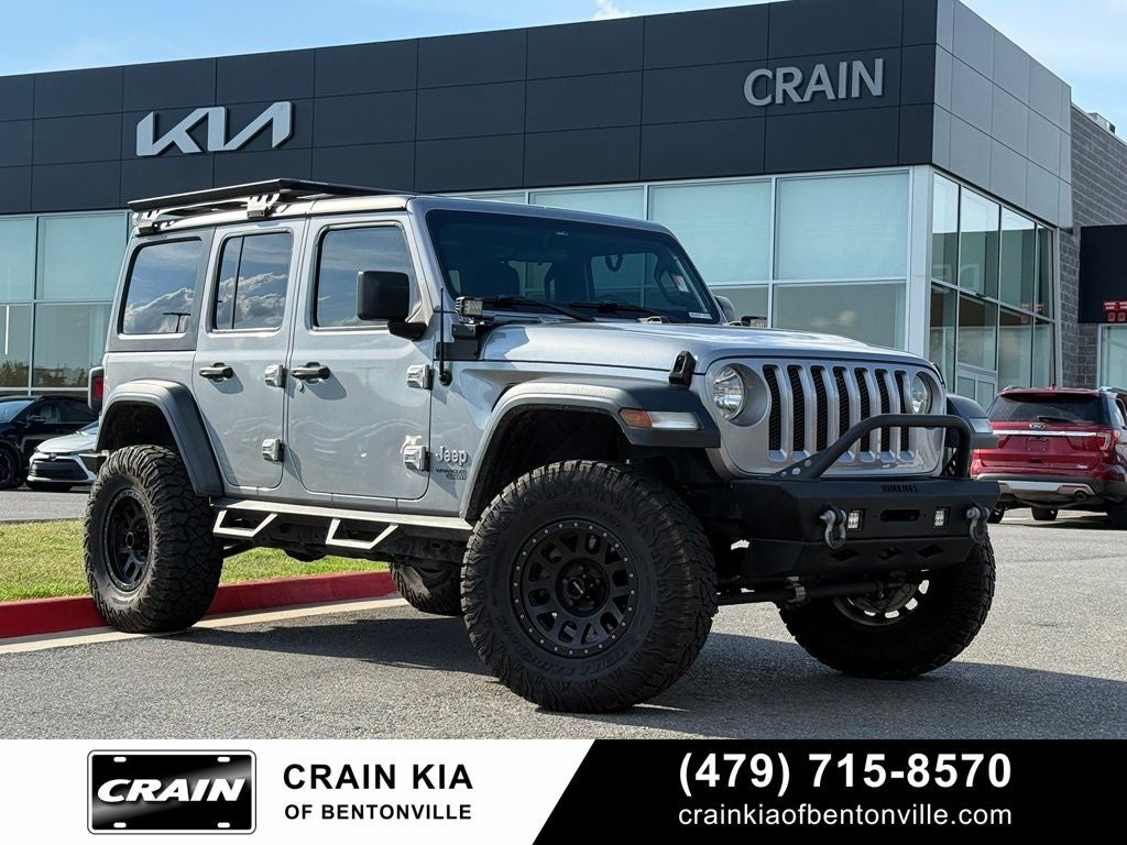 2018 Jeep Wrangler Unlimited Sport - 4WD / CLEAN CARFAX / LIFTED!
