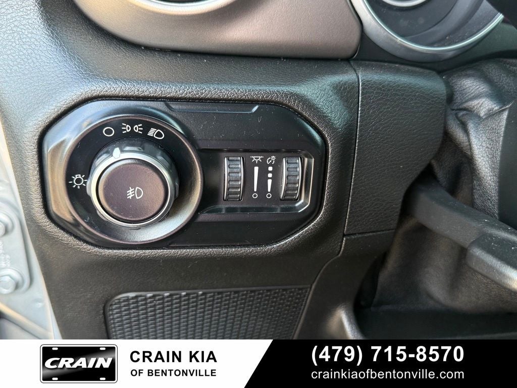 2018 Jeep Wrangler Unlimited Sport - 4WD / CLEAN CARFAX / LIFTED!