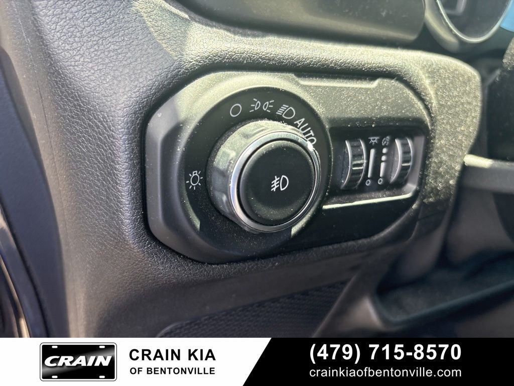 2020 Jeep Wrangler Unlimited Sahara - 4WD / SKY ONE TOUCH / ONE OWNER