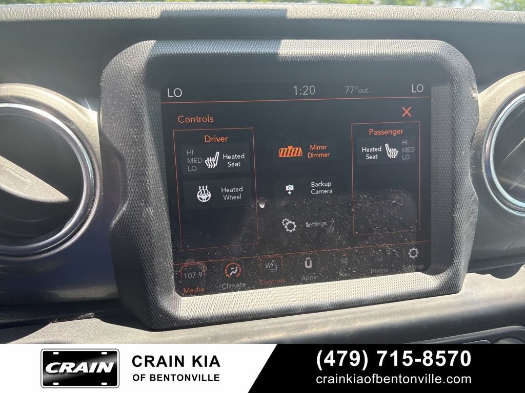 2020 Jeep Wrangler Unlimited Sahara - 4WD / SKY ONE TOUCH / ONE OWNER