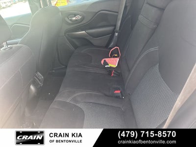 2019 Jeep Cherokee Latitude - CARFAX ONE OWNER
