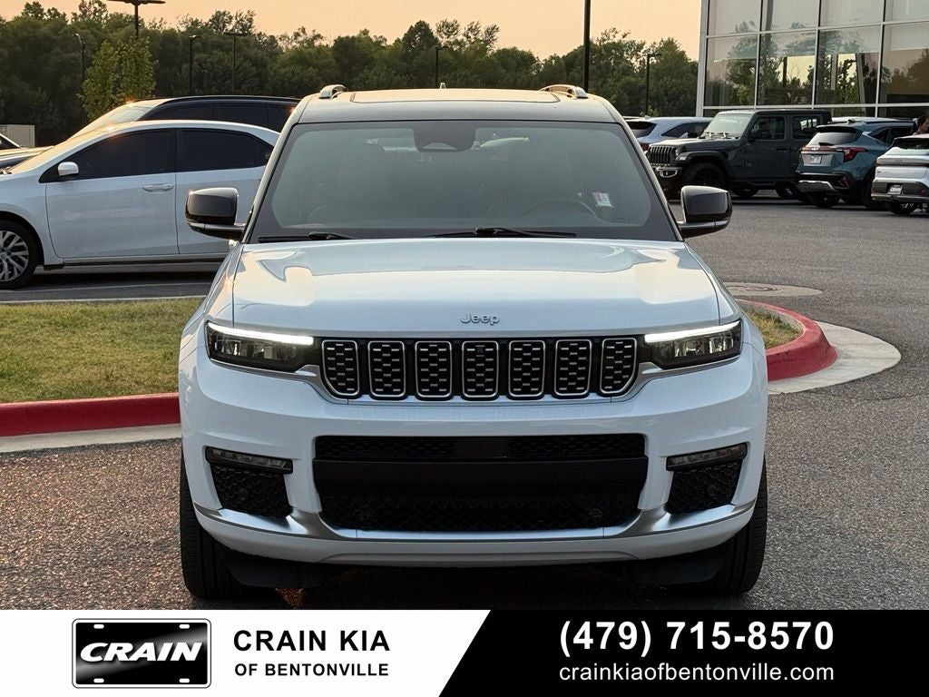 2025 Jeep Grand Cherokee L Summit - 4WD / PANORAMIC SUNROOF / CLEAN CARFAX