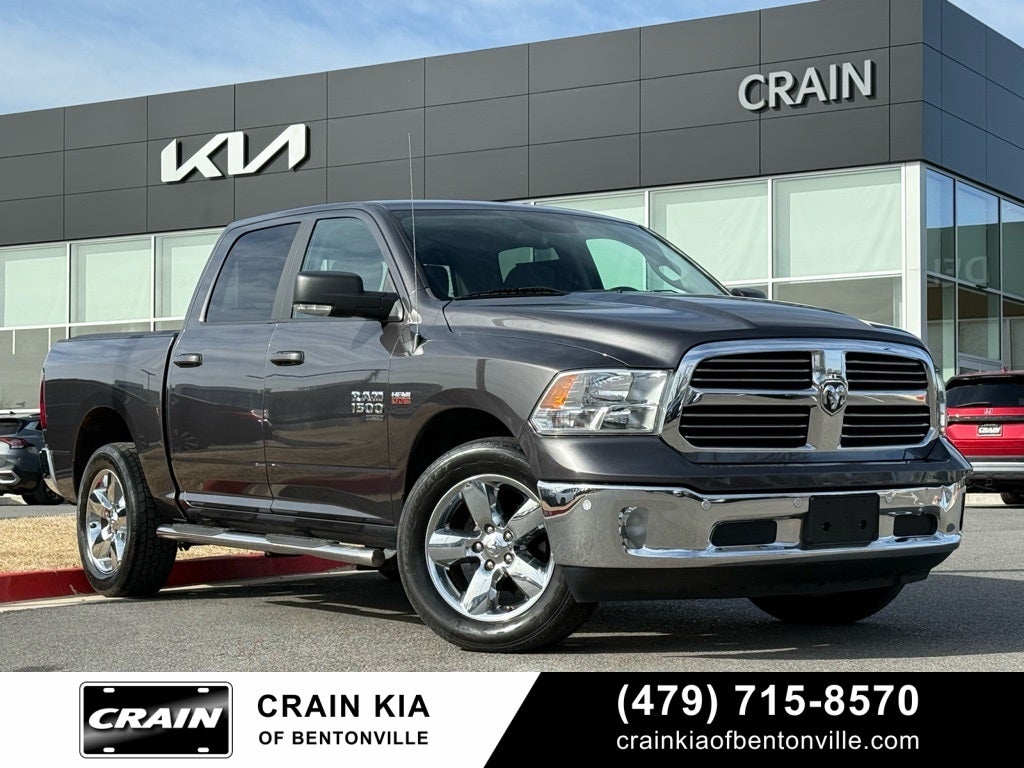 2019 RAM 1500 Classic SLT - 4WD / CLEAN CARFAX