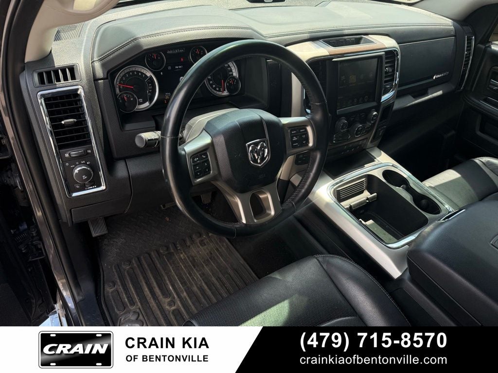 2015 RAM 1500 Laramie - 4WD / SUNROOF