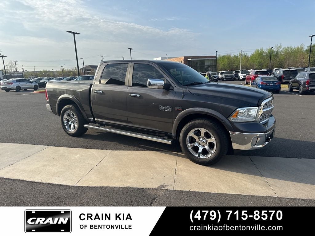 2015 RAM 1500 Laramie - 4WD / SUNROOF