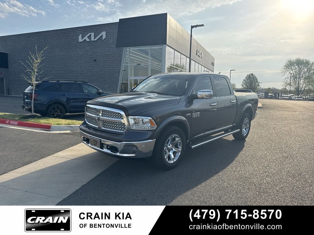 2015 RAM 1500 Laramie - 4WD / SUNROOF