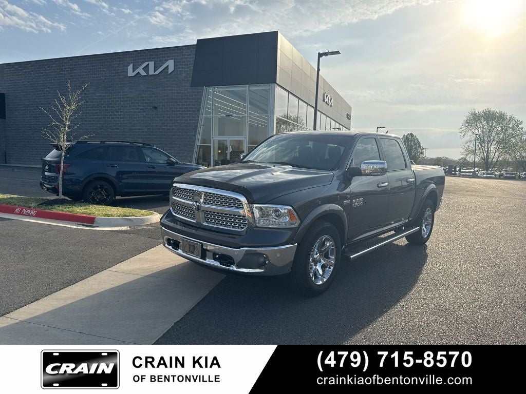 2015 RAM 1500 Laramie - 4WD / SUNROOF
