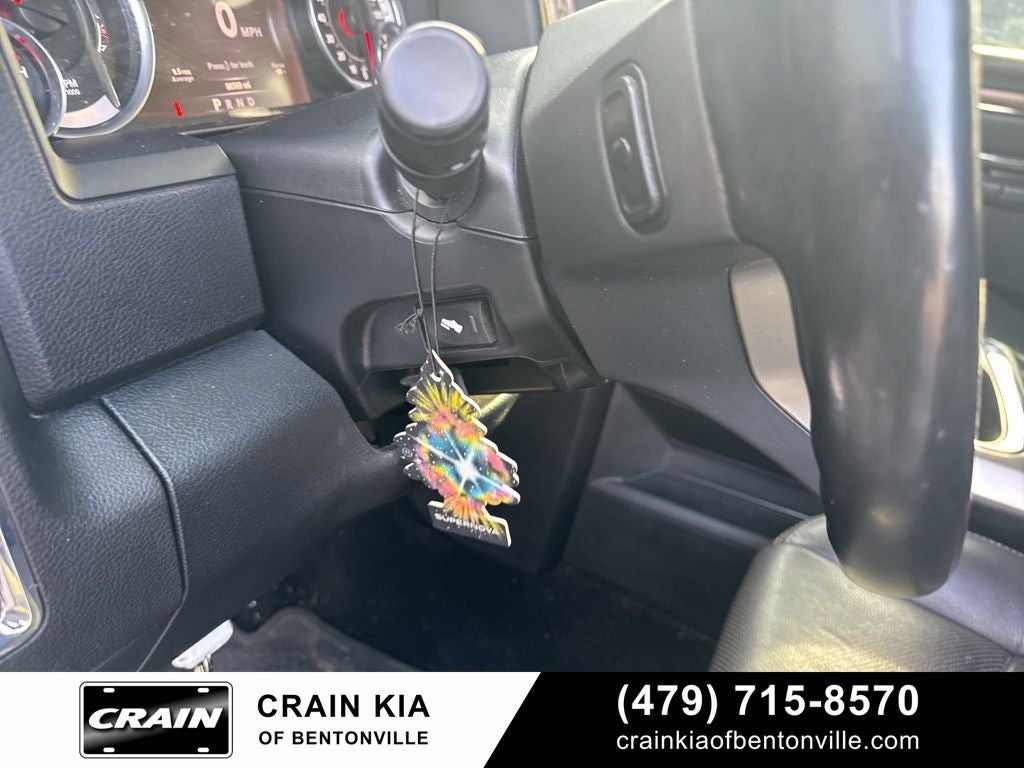 2015 RAM 1500 Laramie - 4WD / SUNROOF