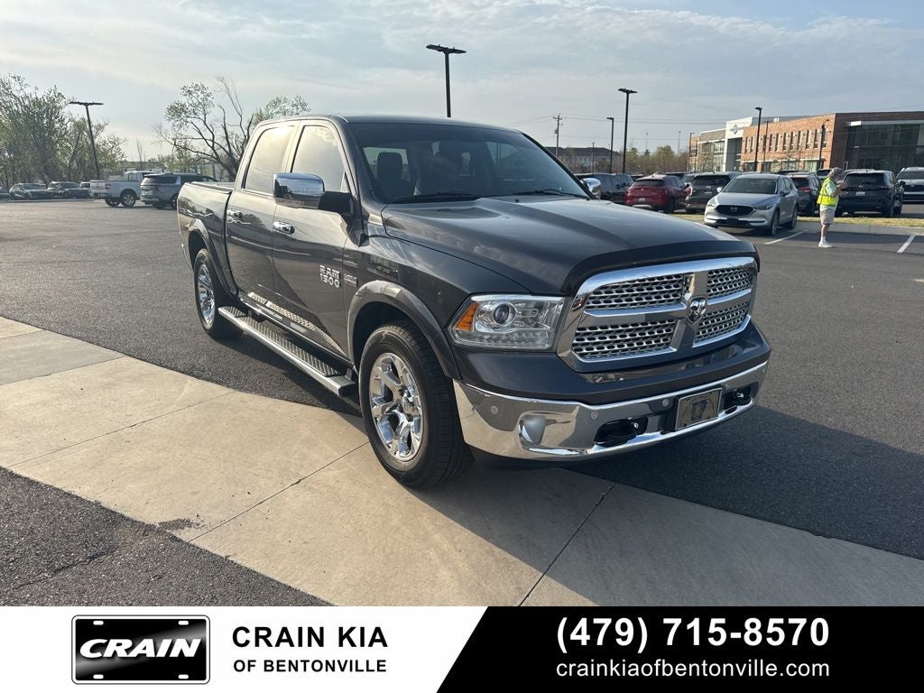 2015 RAM 1500 Laramie - 4WD / SUNROOF