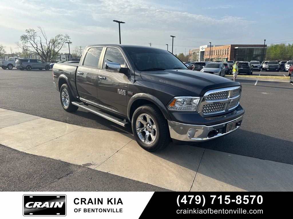 2015 RAM 1500 Laramie - 4WD / SUNROOF