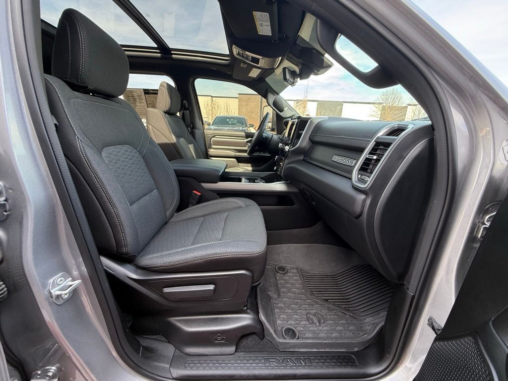 2025 RAM 1500 Big Horn/Lone Star - 4WD / PANORAMIC SUNROOF / ONE OWNER