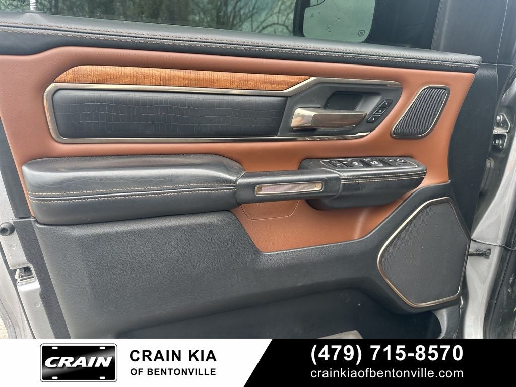 2020 RAM 1500 Laramie Longhorn - 4WD / PANORAMIC SUNROOF / LIFTED!