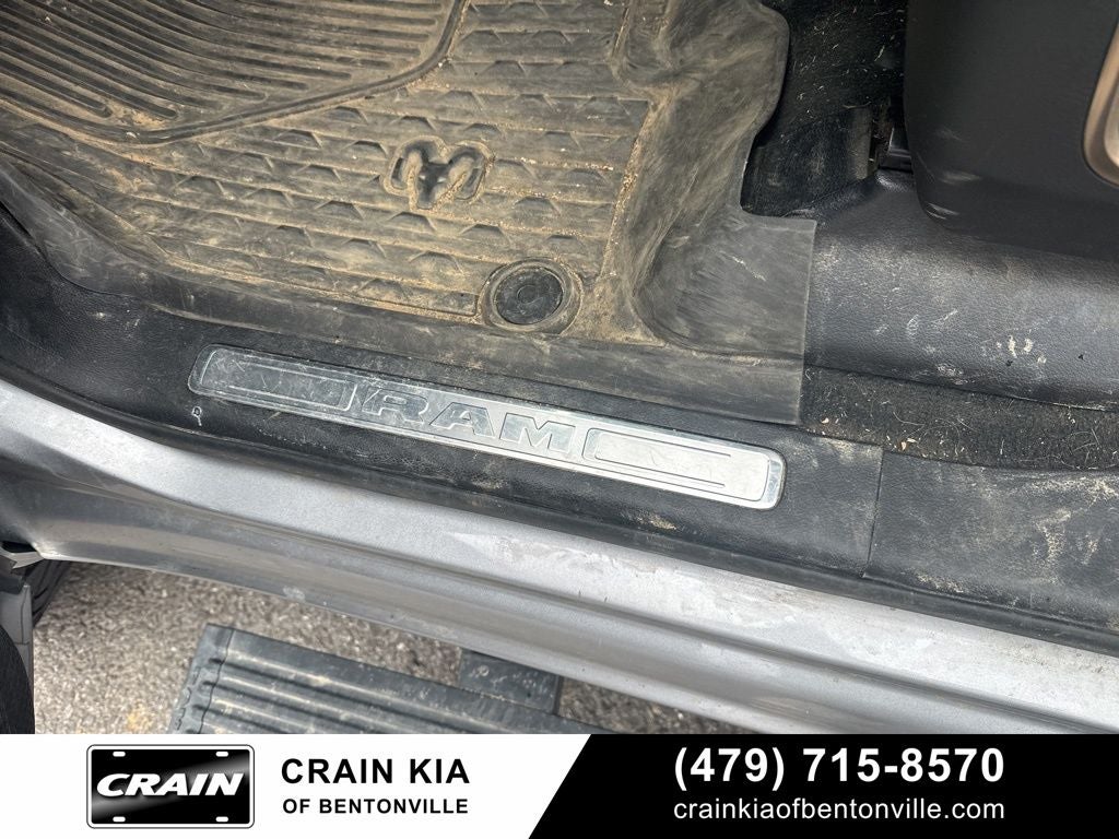 2020 RAM 1500 Laramie Longhorn - 4WD / PANORAMIC SUNROOF / LIFTED!