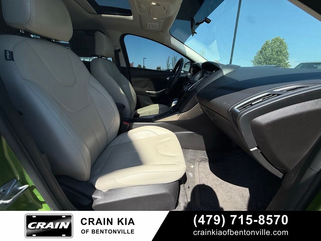 2018 Ford Focus Titanium - SUNROOF / CLEAN CARFAX / LOW MILES!