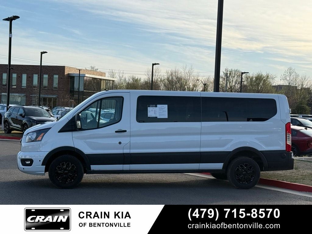 2024 Ford Transit-350 XLT - 12 PASSENGER / CLEAN CARFAX / ONE OWNER