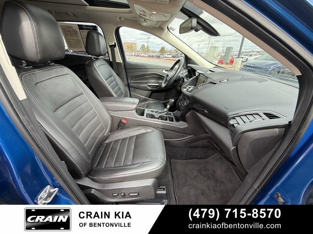 2017 Ford Escape Titanium - PANORAMIC SUNROOF / CLEAN CARFAX