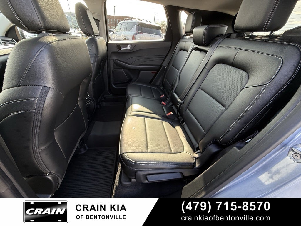 2022 Ford Escape Titanium - AWD / PANORAMIC SUNROOF / CLEAN CARFAX