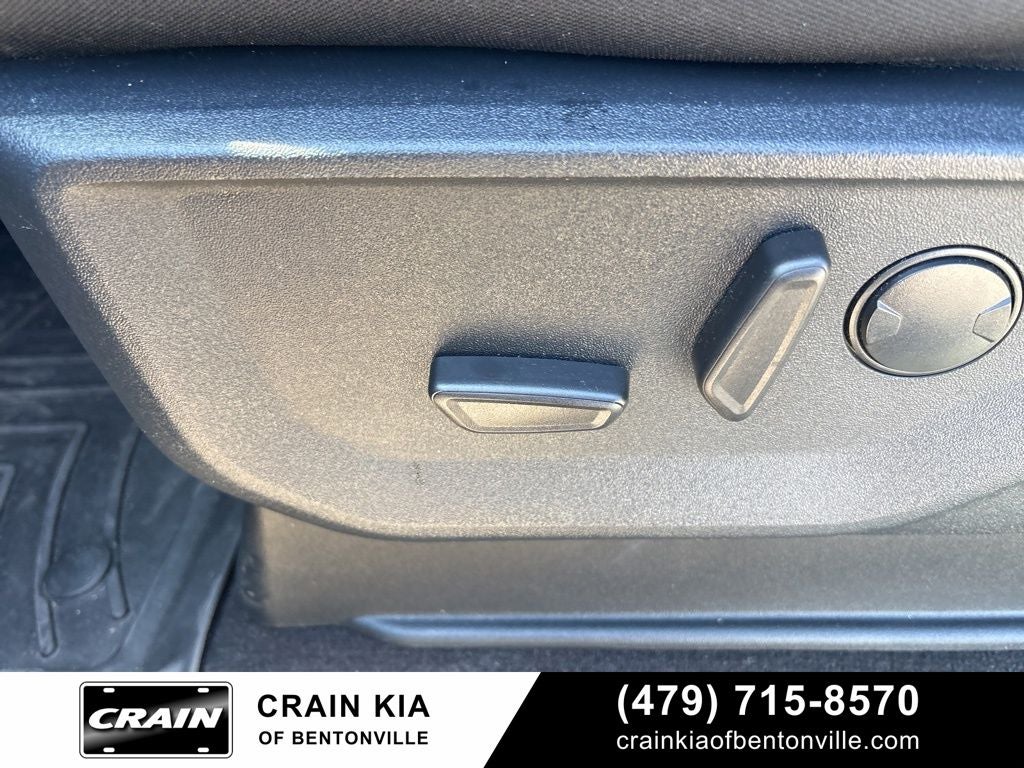 2022 Ford F-150 XLT - 4WD / 302A HIGH / $60,700 MSRP