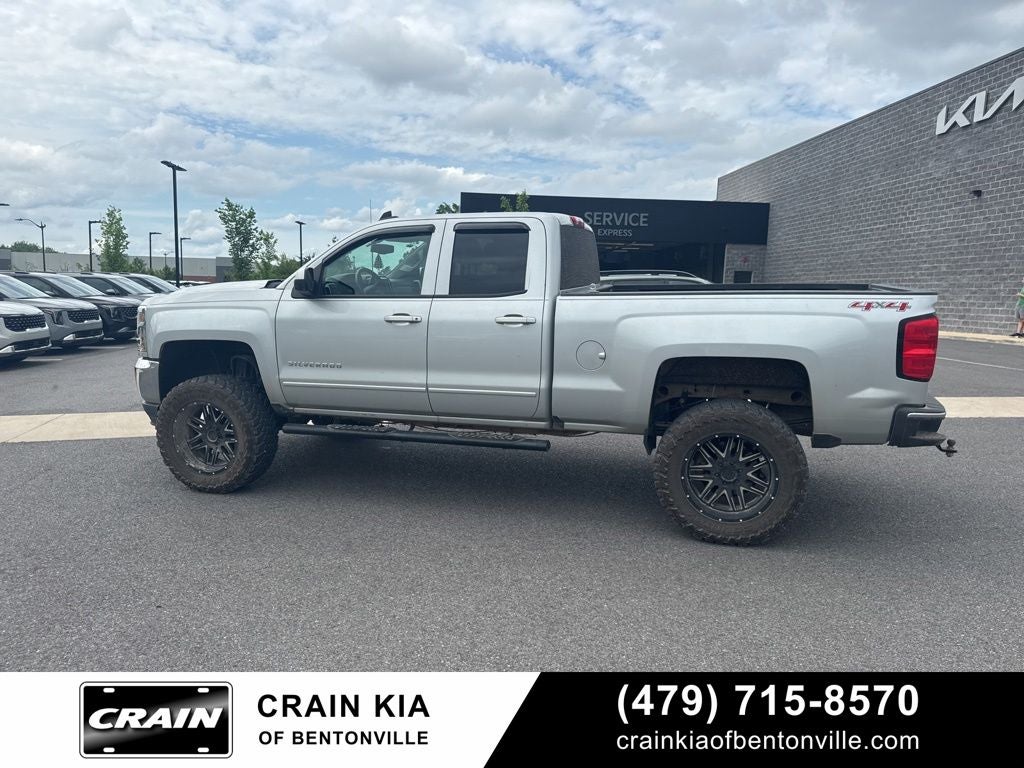 2017 Chevrolet Silverado 1500 LT - LIFTED! / CLEAN CARFAX / 4WD
