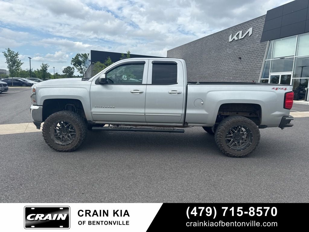 2017 Chevrolet Silverado 1500 LT - LIFTED! / CLEAN CARFAX / 4WD