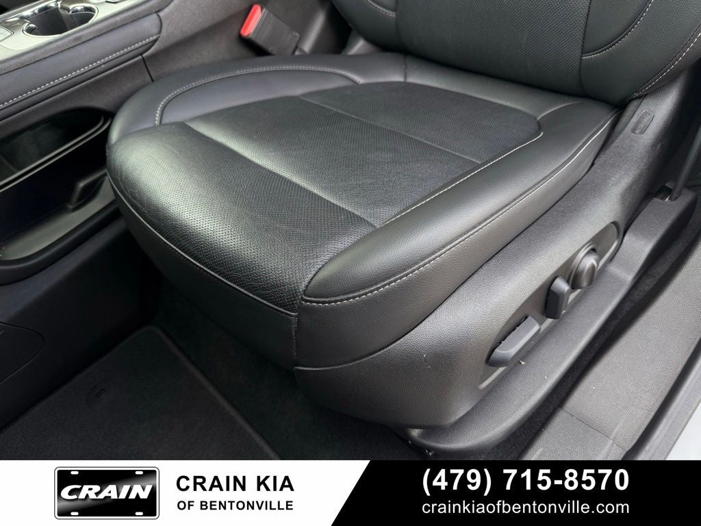 2023 GMC Acadia SLT - CLEAN CARFAX / ONE OWNER