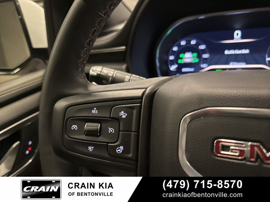 2024 GMC Yukon AT4 - 4WD / PANORAMIC SUNROOF / CLEAN CARFAX