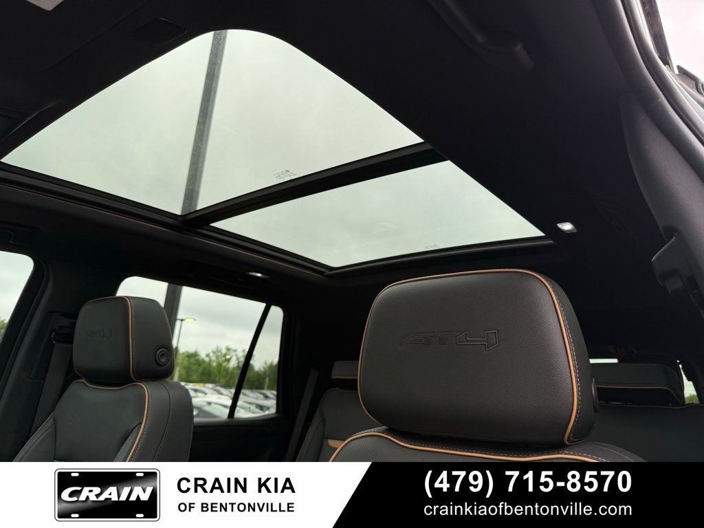 2022 GMC Yukon AT4 - 4WD / PANORAMIC SUNROOF / CLEAN CARFAX