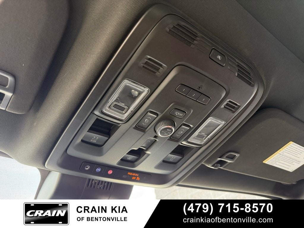 2023 GMC Yukon Denali Ultimate - 4WD / $95,545 MSRP / PANO ROOF / DVD