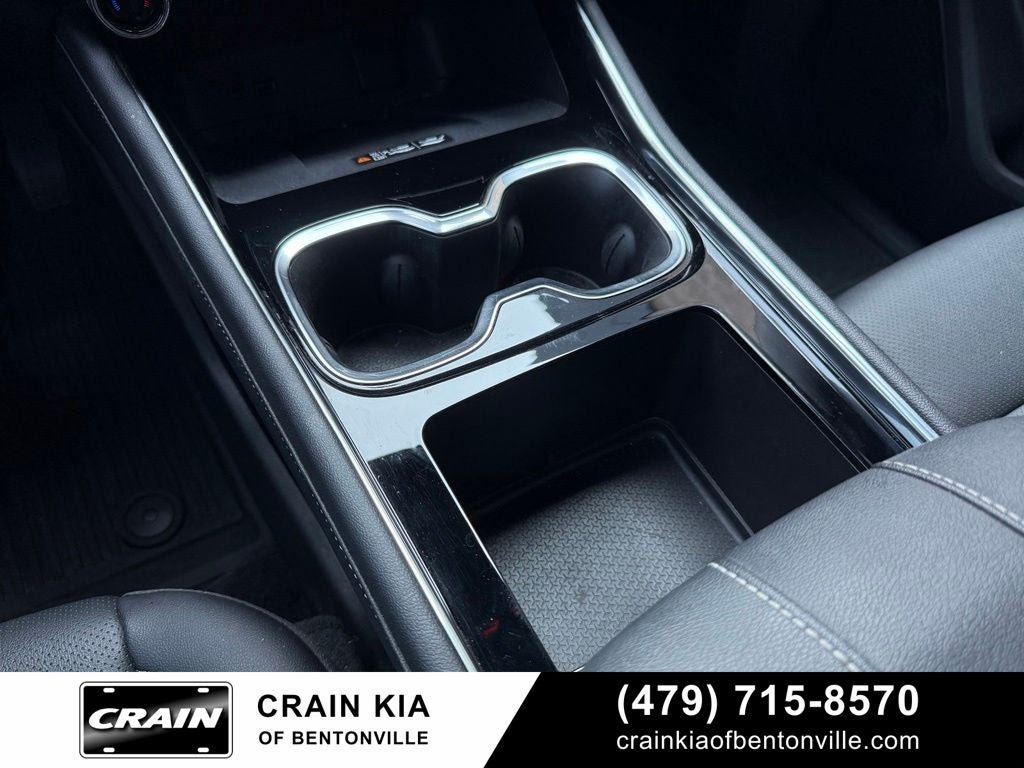 2025 Chevrolet Traverse LT - AWD / CLEAN CARFAX / ONE OWNER