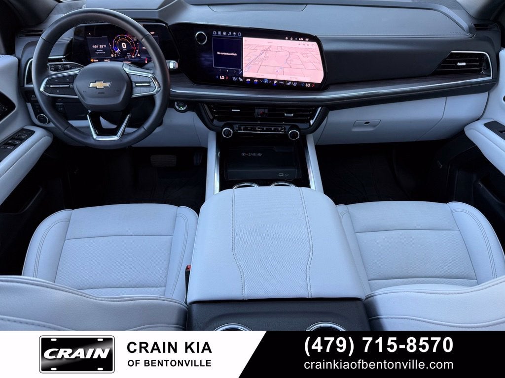 2025 Chevrolet Suburban Premier - 4WD / PANORAMIC SUNROOF / CLEAN CARFAX