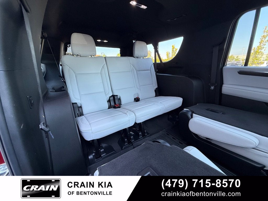 2025 Chevrolet Suburban Premier - 4WD / PANORAMIC SUNROOF / CLEAN CARFAX