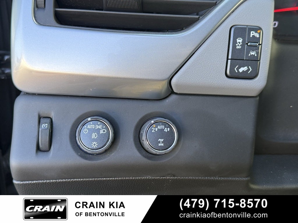 2019 Chevrolet Suburban LT - 4WD / SUNROOF / CLEAN CARFAX