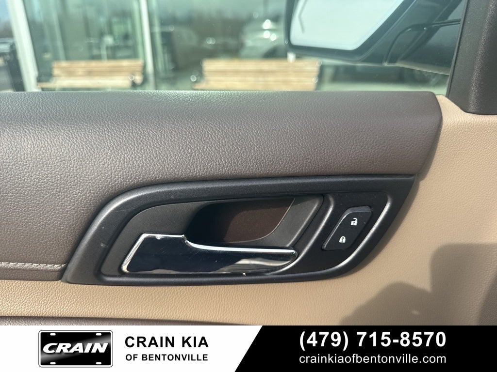 2015 Chevrolet Suburban LTZ - 4WD / SUNROOF / DVD / CLEAN CARFAX