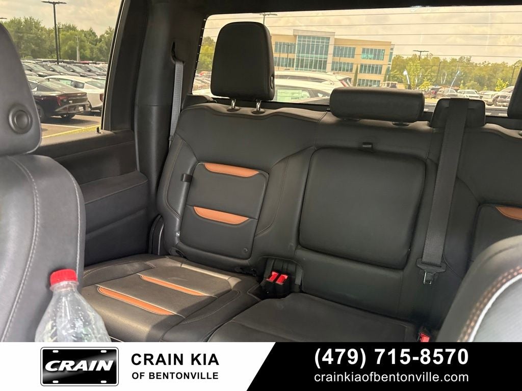 2022 GMC Sierra 2500HD AT4 - 4WD / CLEAN CARFAX