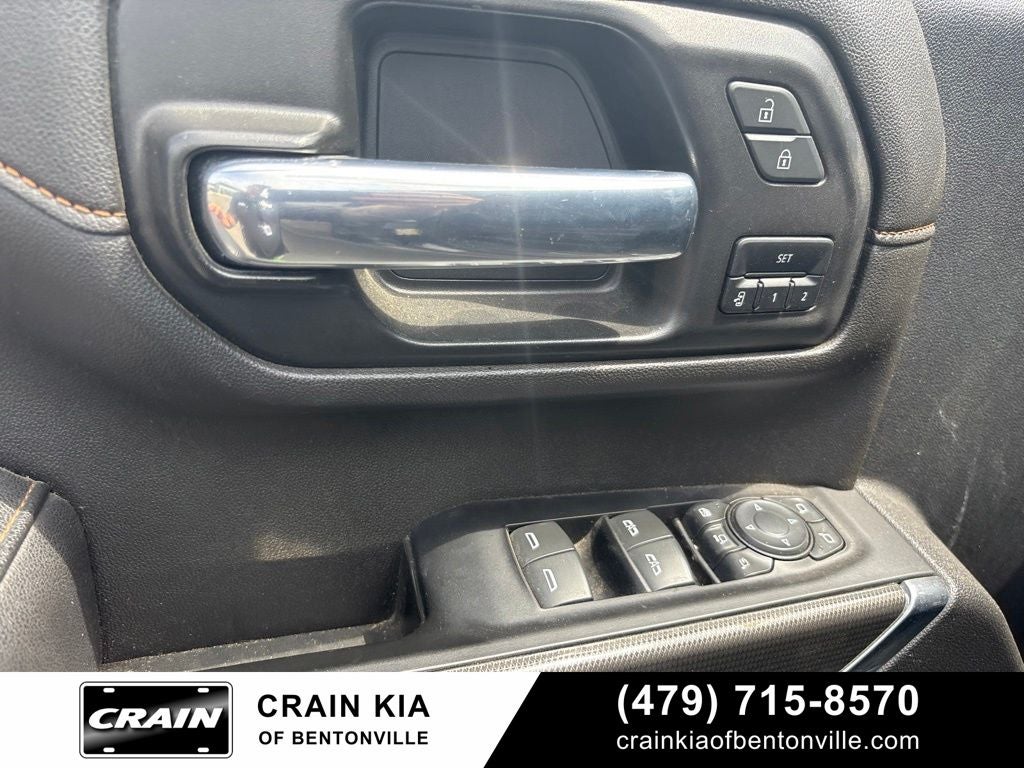 2022 GMC Sierra 2500HD AT4 - 4WD / CLEAN CARFAX