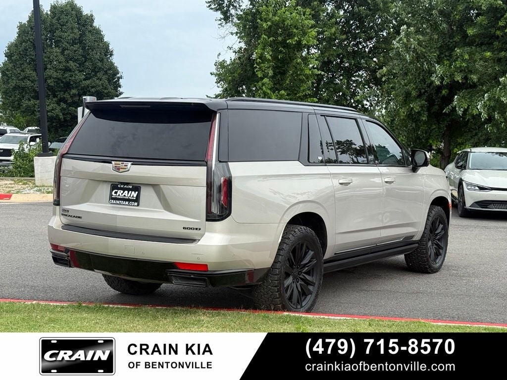 2024 Cadillac Escalade ESV Sport Platinum - AWD / PANORAMIC SUNROOF / CLEAN CARFAX