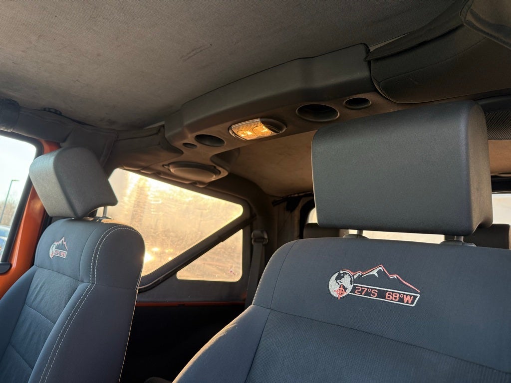 2010 Jeep Wrangler Sport - 4WD / CLEAN CARFAX