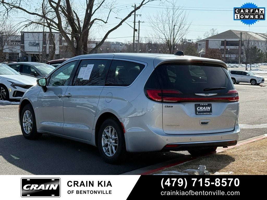 2024 Chrysler Pacifica Touring L - CLEAN CARFAX / ONE OWNER