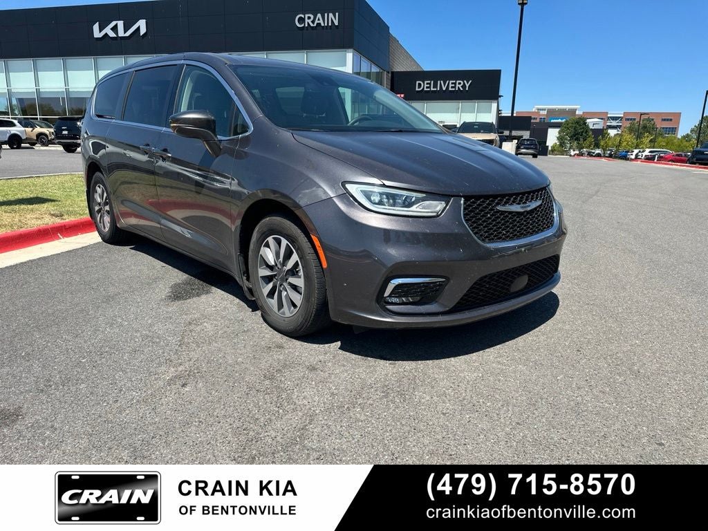 2022 Chrysler Pacifica Hybrid Touring L