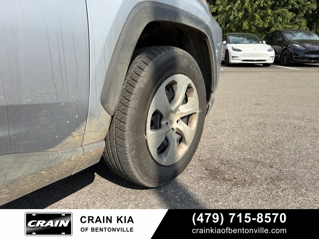 2019 Toyota RAV4 LE - AWD / CLEAN CARFAX / ONE OWNER