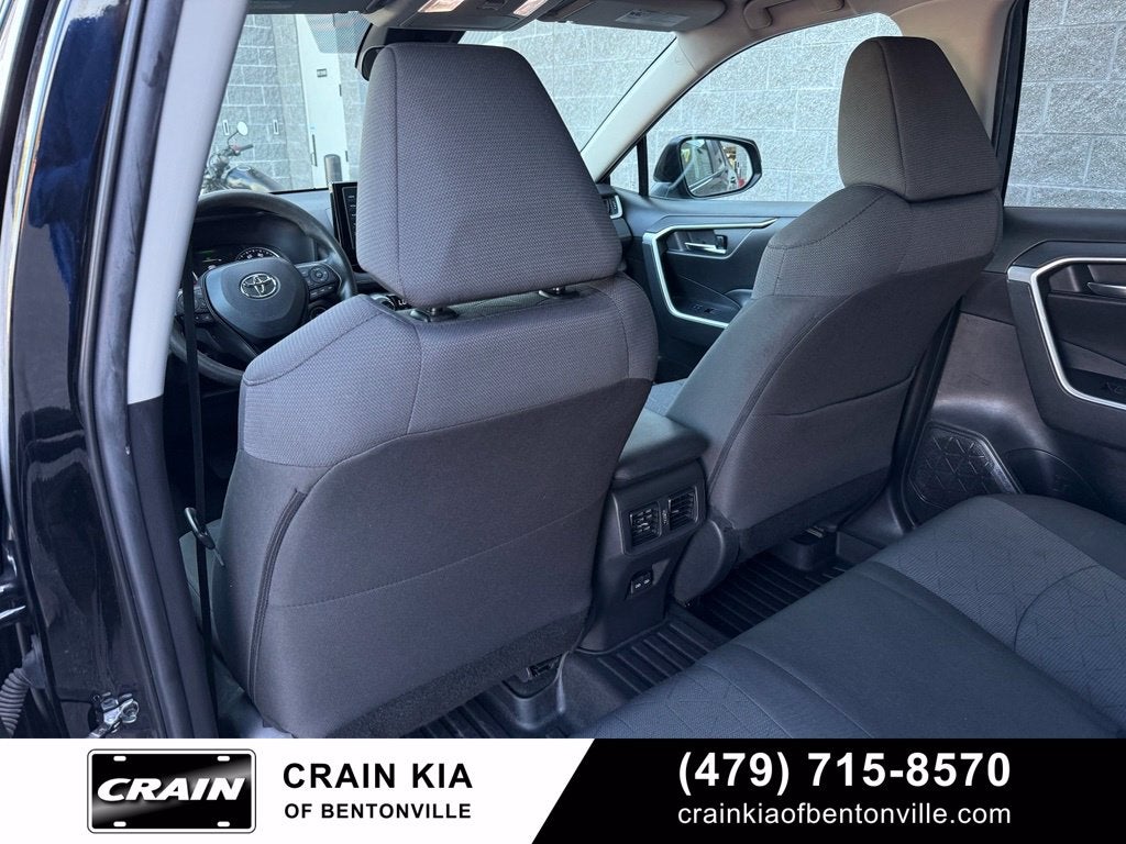 2022 Toyota RAV4 XLE - AWD / CLEAN CARFAX